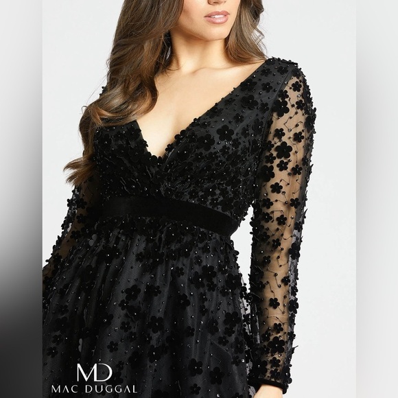 Mac Duggal 67502 NWT Floral Applique Long Sleeve A Line Gown - Picture 4 of 8